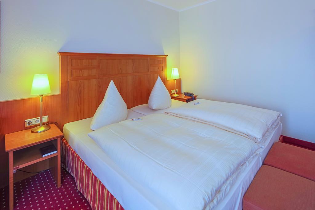 Hotel-Restaurant Kunz Pirmasens Eksteriør bilde