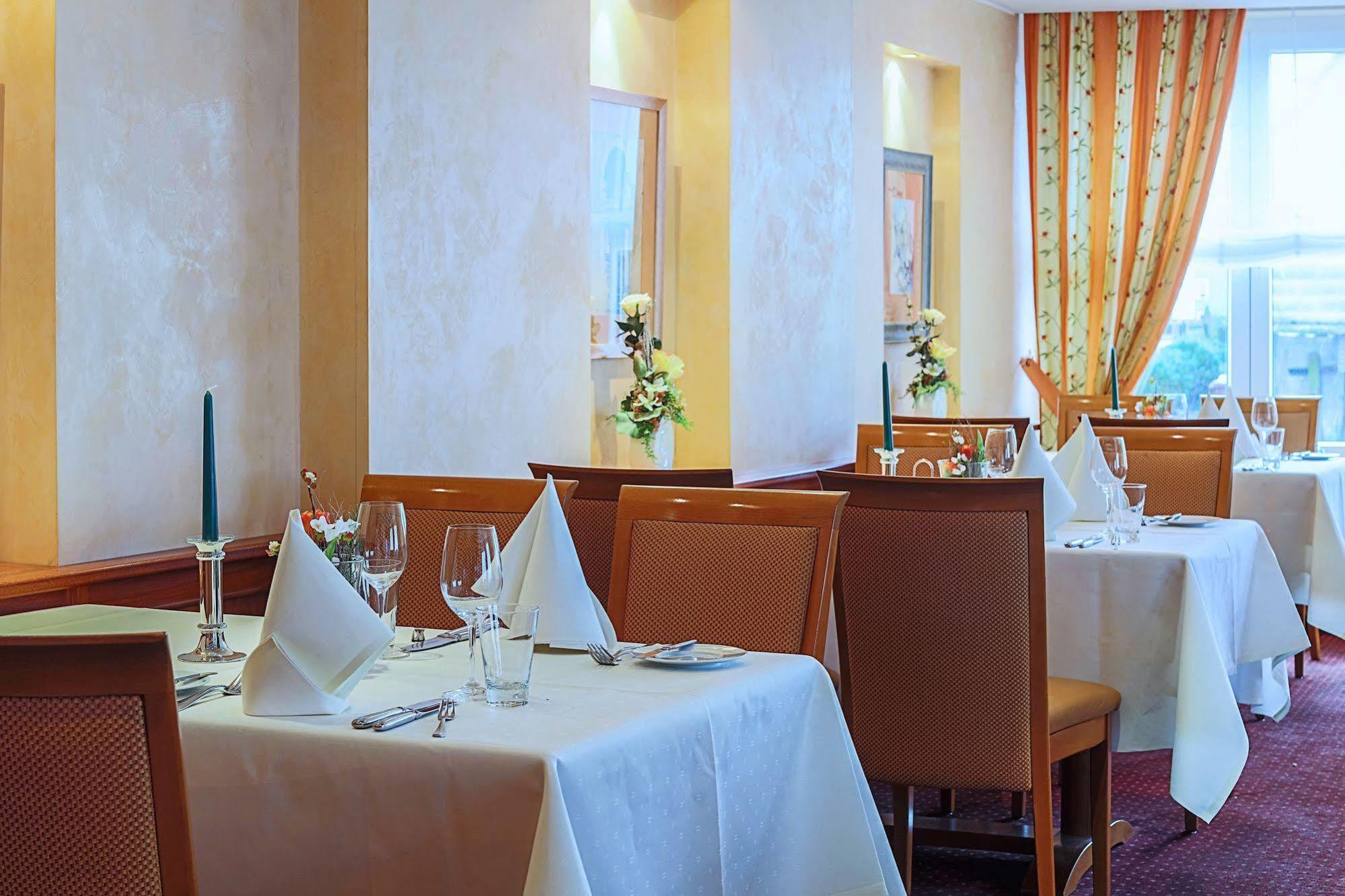 Hotel-Restaurant Kunz Pirmasens Eksteriør bilde