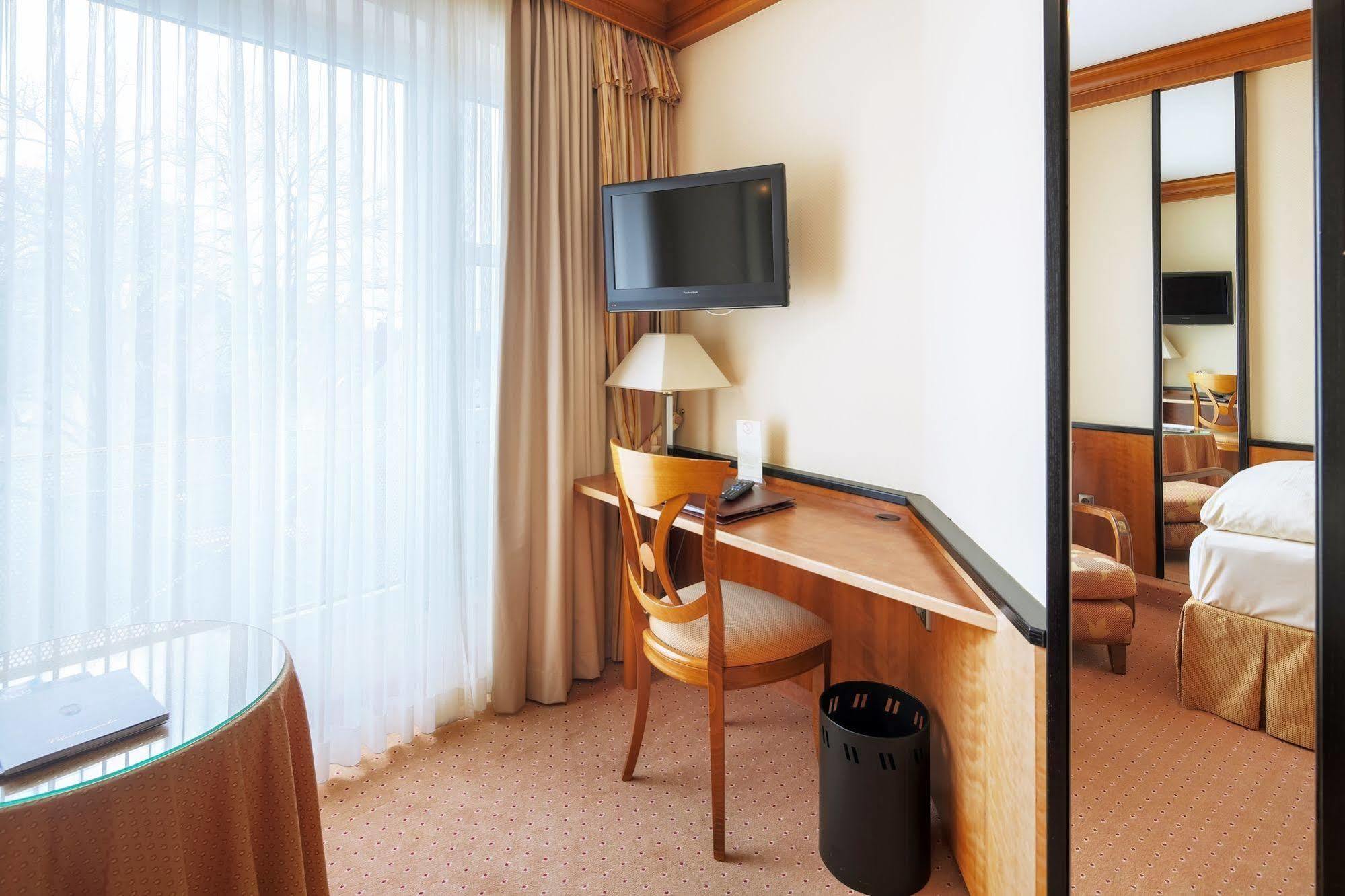 Hotel-Restaurant Kunz Pirmasens Eksteriør bilde