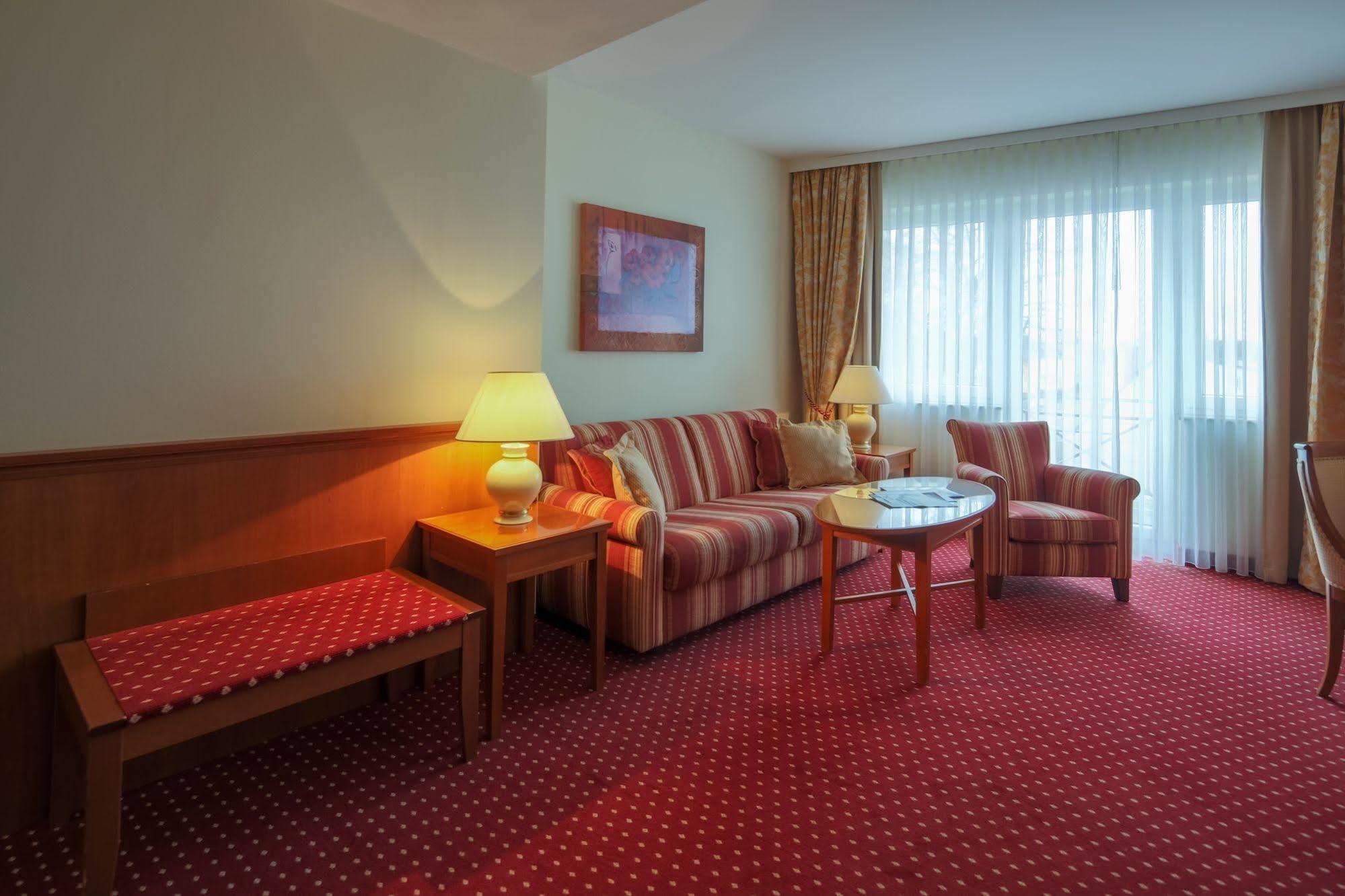 Hotel-Restaurant Kunz Pirmasens Eksteriør bilde