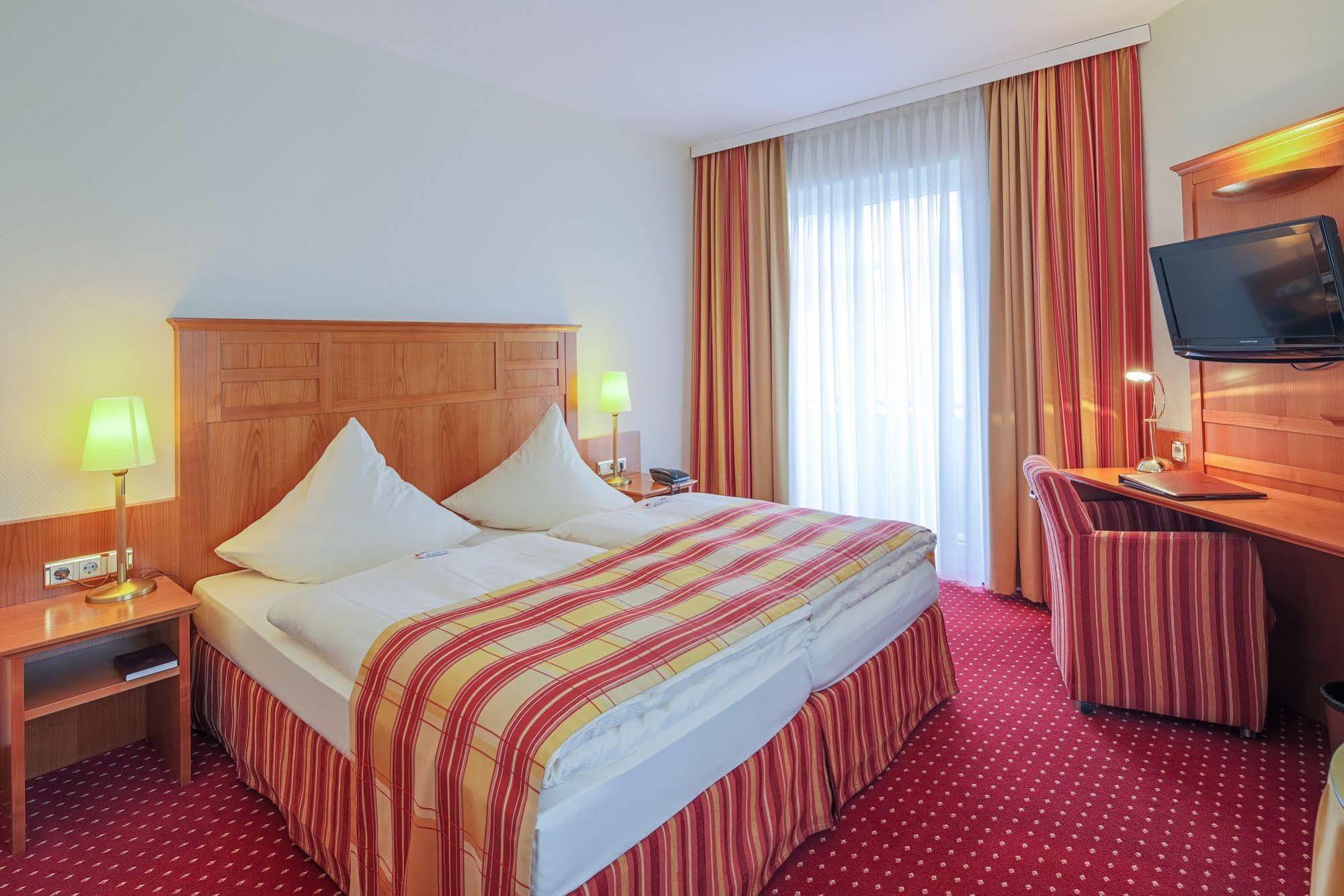Hotel-Restaurant Kunz Pirmasens Eksteriør bilde
