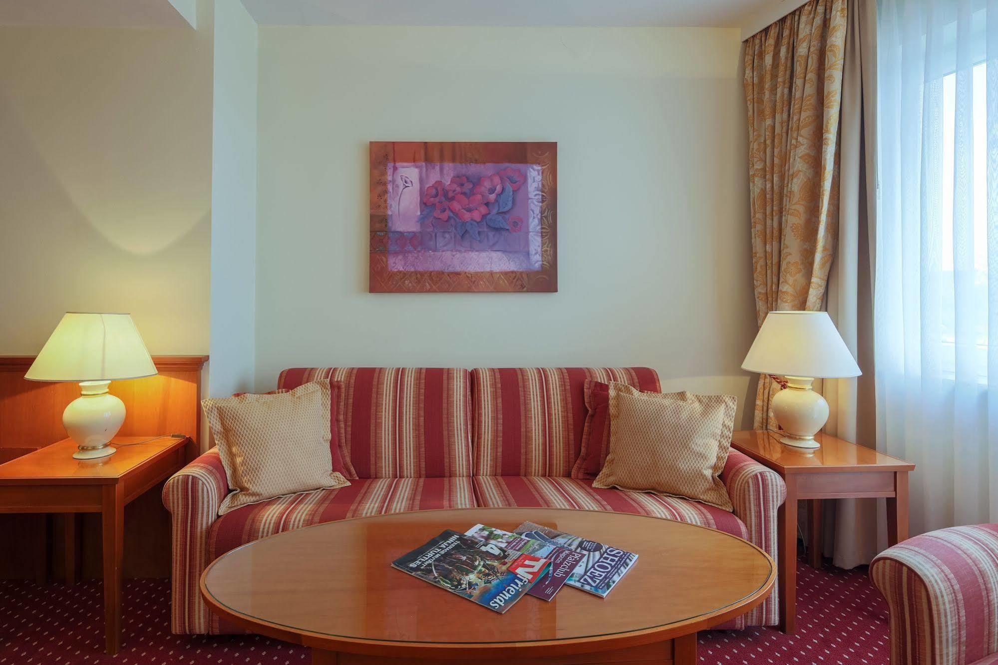 Hotel-Restaurant Kunz Pirmasens Eksteriør bilde